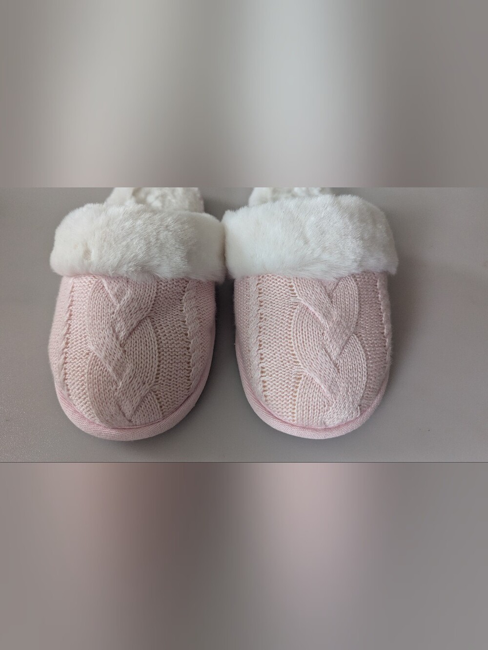 Victoria's Secret Women's Pink & White Knit Faux Fur Slipper Size S/P - Picture 3 of 14
